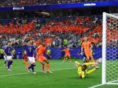 Tiga gol dalam 13 menit babak kedua memicu pertandingan Piala Dunia yang menarik