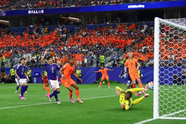 Tiga gol dalam 13 menit babak kedua memicu pertandingan Piala
