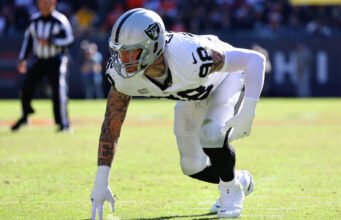 Tim tetap tertarik untuk mengakuisisi Raiders DE Maxx Crosby