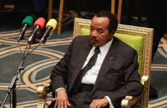 Tinggalnya Paul Biya di klinik Swiss memicu pertanyaan baru tentang suksesi Kamerun
