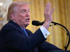 Trump mengancam akan ‘menjatuhkan bom’ jika Iran ‘tidak berperilaku’