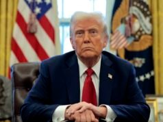 Trump menghapus perlindungan kerja bagi 8.000 pekerja federal: NPR