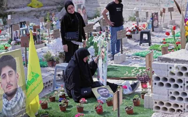 Trump menjanjikan serangan baru terhadap Iran dan penyitaan terminal minyak