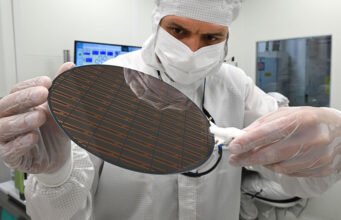 UE menandatangani inisiatif ‘Pax Silica’ AS yang menargetkan Tiongkok pada chip AI