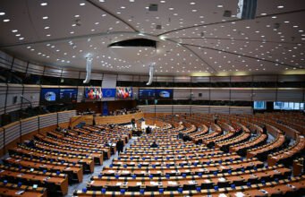 UE mencapai kesepakatan mengenai ‘pusat pengembalian’ sebagai bagian dari perbaikan migrasi