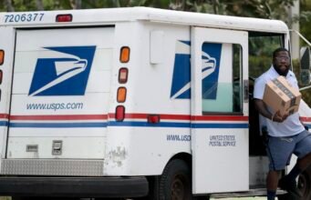 USPS diperkirakan tidak lagi kehabisan uang pada tahun 2027: NPR