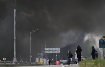Ukraina membakar kilang minyak di Moskow dalam serangan terbesar dalam beberapa tahun terakhir