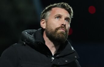 Wolves memecat Edwards sebelum penunjukan Peixoto yang direncanakan
