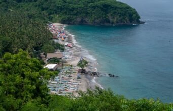 Menuju ke pantai: pantai tersembunyi di Bali, tempat selancar, dan petualangan laut