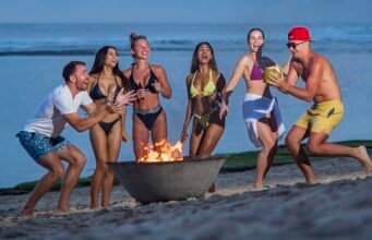 Nikmati Golden Hour di Karma Beach Bali dengan Sesi Musim Panas