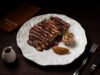 Nikmati restoran steak Eropa modern di Riserva Ubud