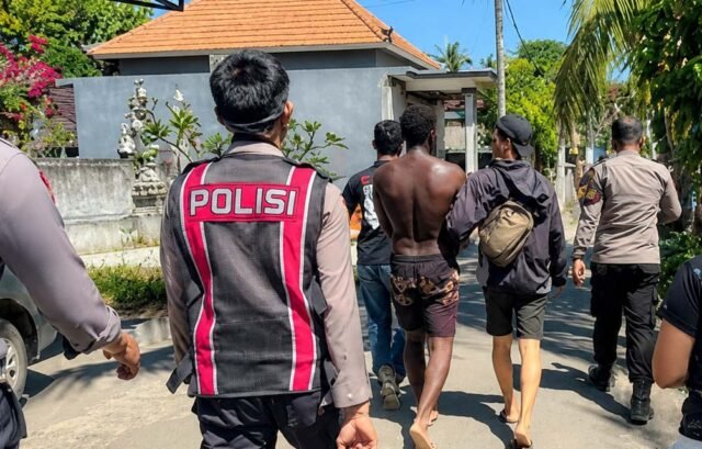 Pria Inggris ditangkap karena mencuri tas dari turis Prancis