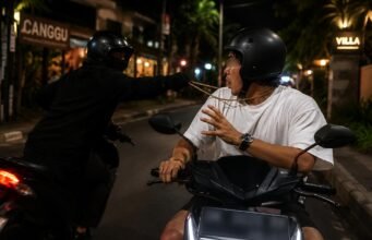 Turis Singapura kehilangan rantai emas dalam perampokan Canggu